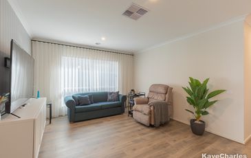 5 Leeson Street, Officer South