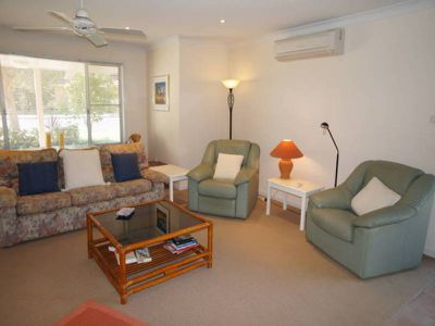 2B Yamba Street, Hawks Nest