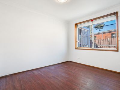 27 Dorset Close, Wakeley