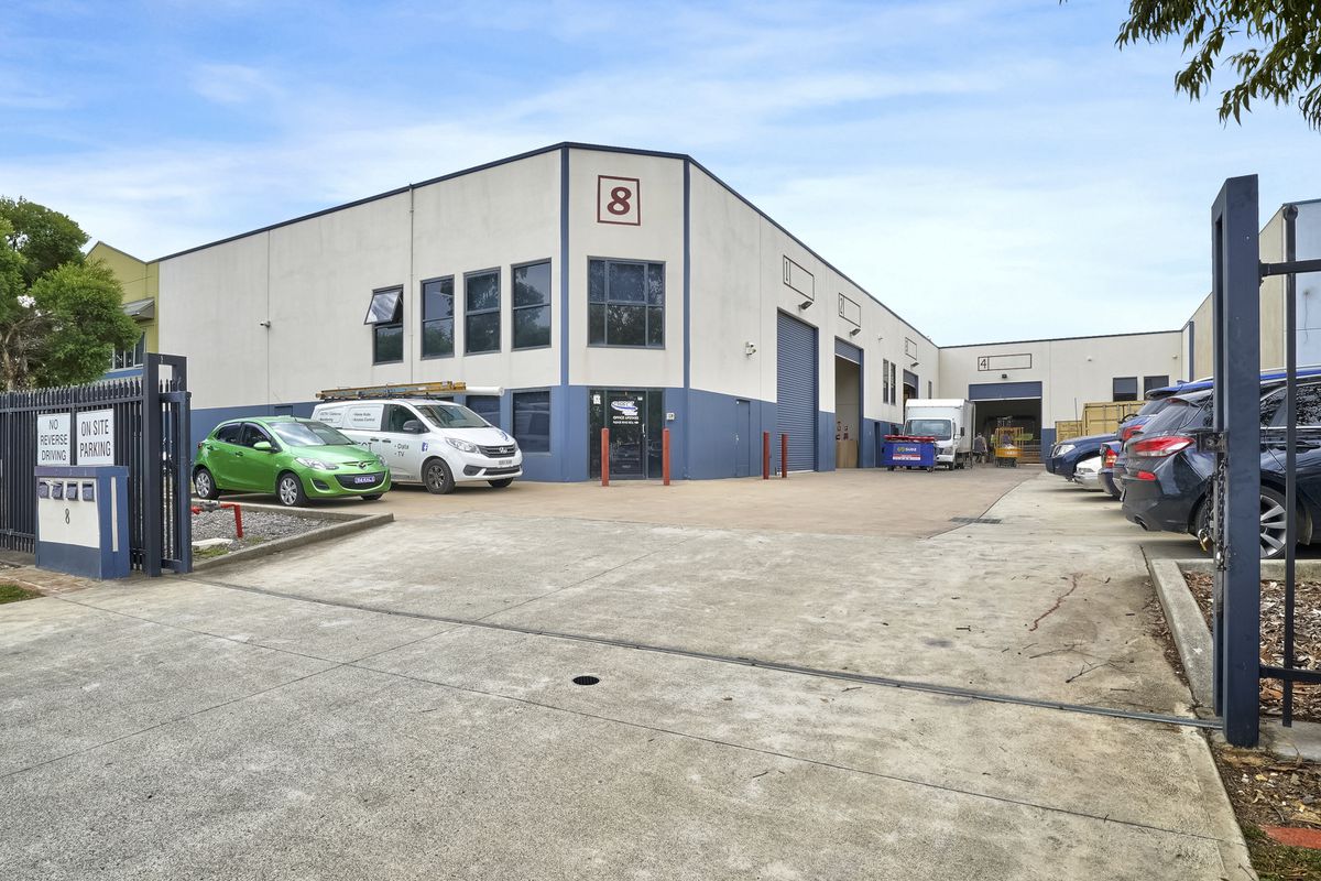 2, 3 & 4 / 8 Samantha Place, Smeaton Grange