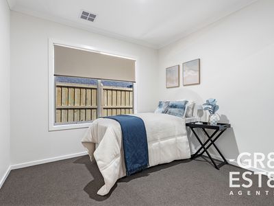 18 Aurora Drive, Cranbourne West