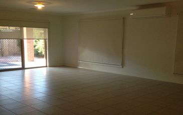 32 Cranbrook Circuit, Officer
