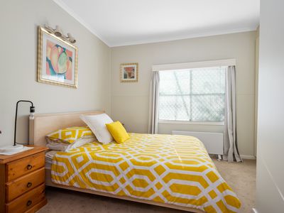 72 Collins Street, Piccadilly