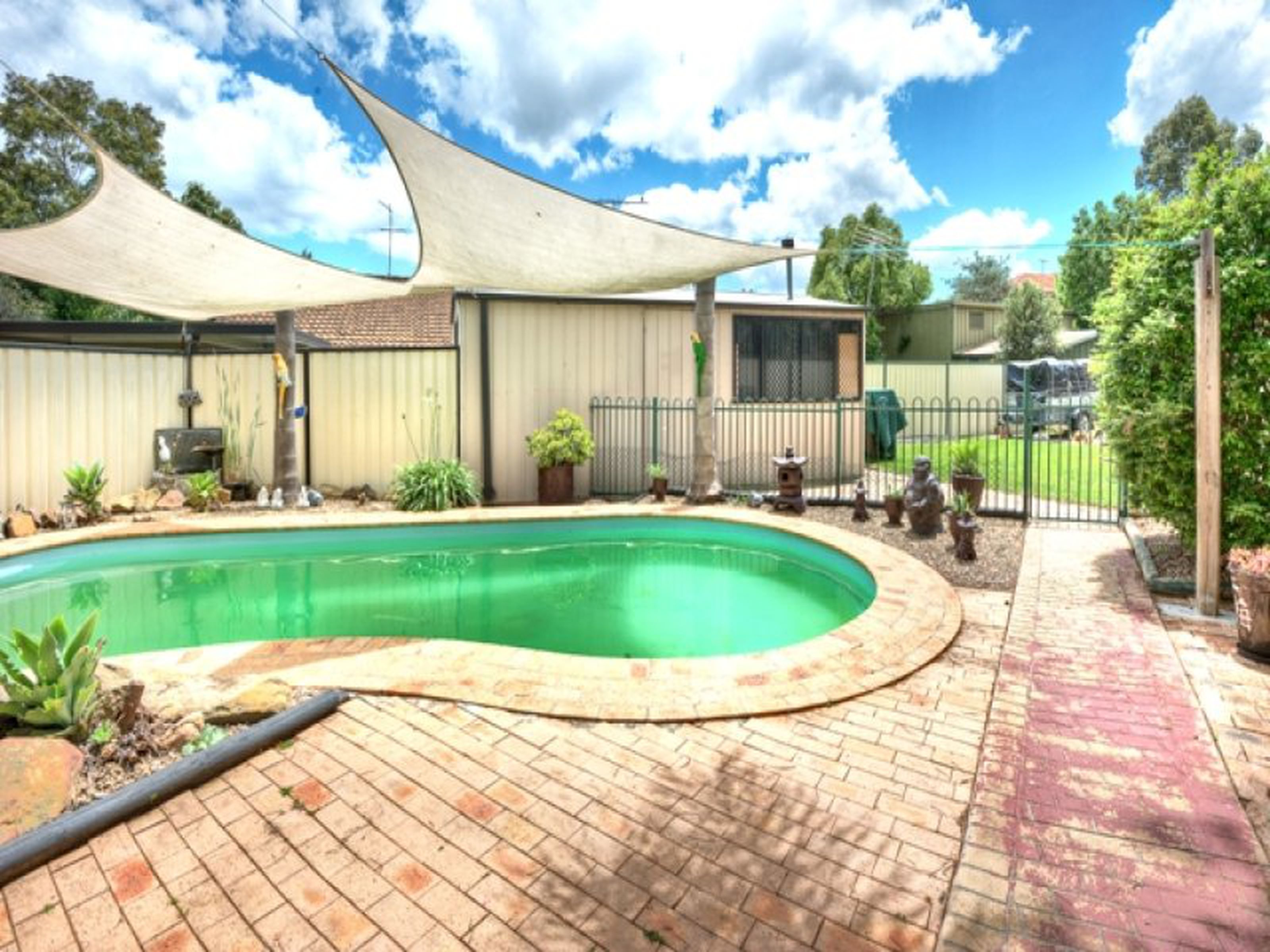 13 Piper Close, KINGSWOOD