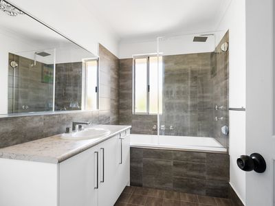 16 Pira Avenue, Karlkurla