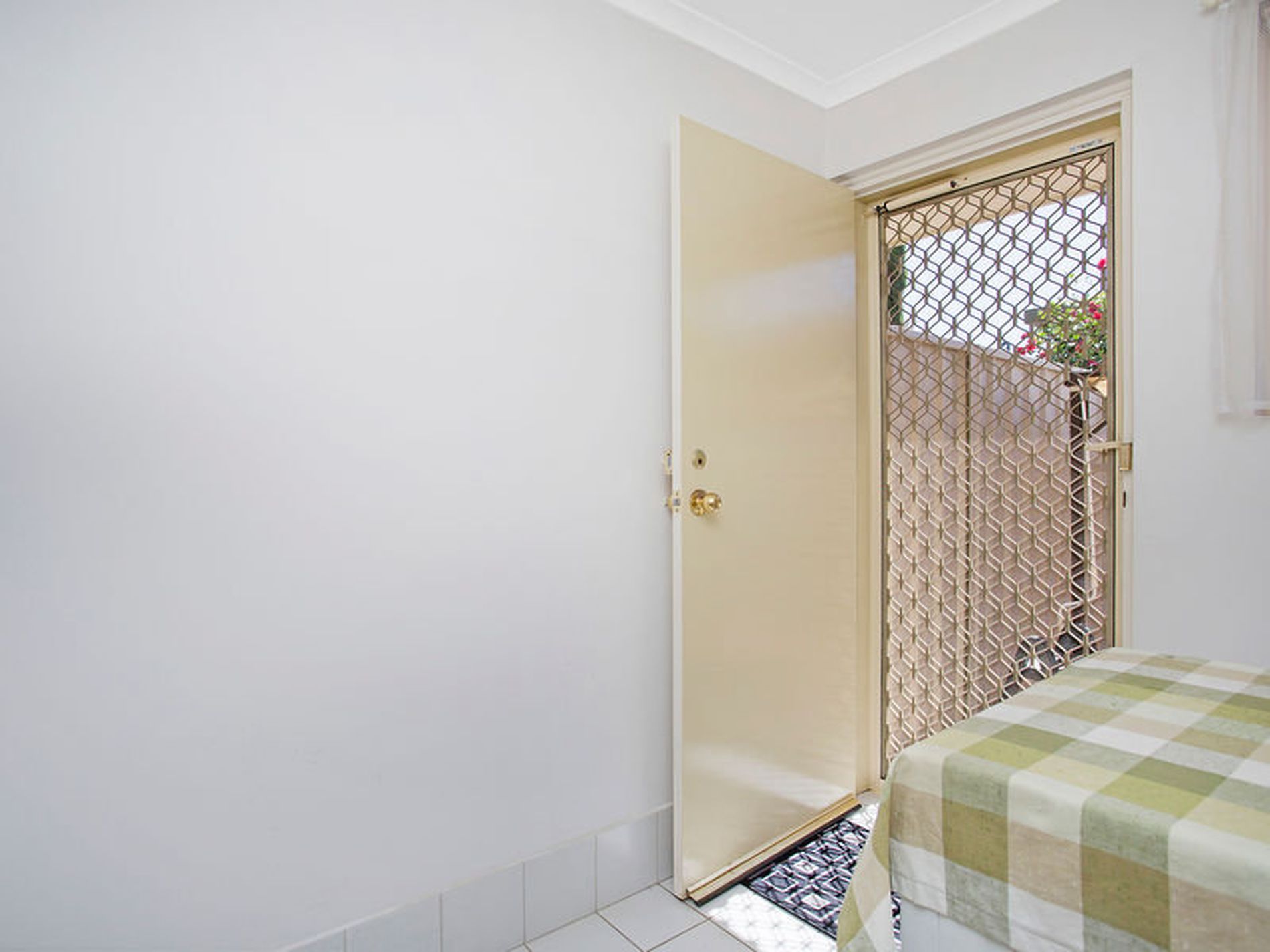 1 / 146 Raglan Avenue, South Plympton