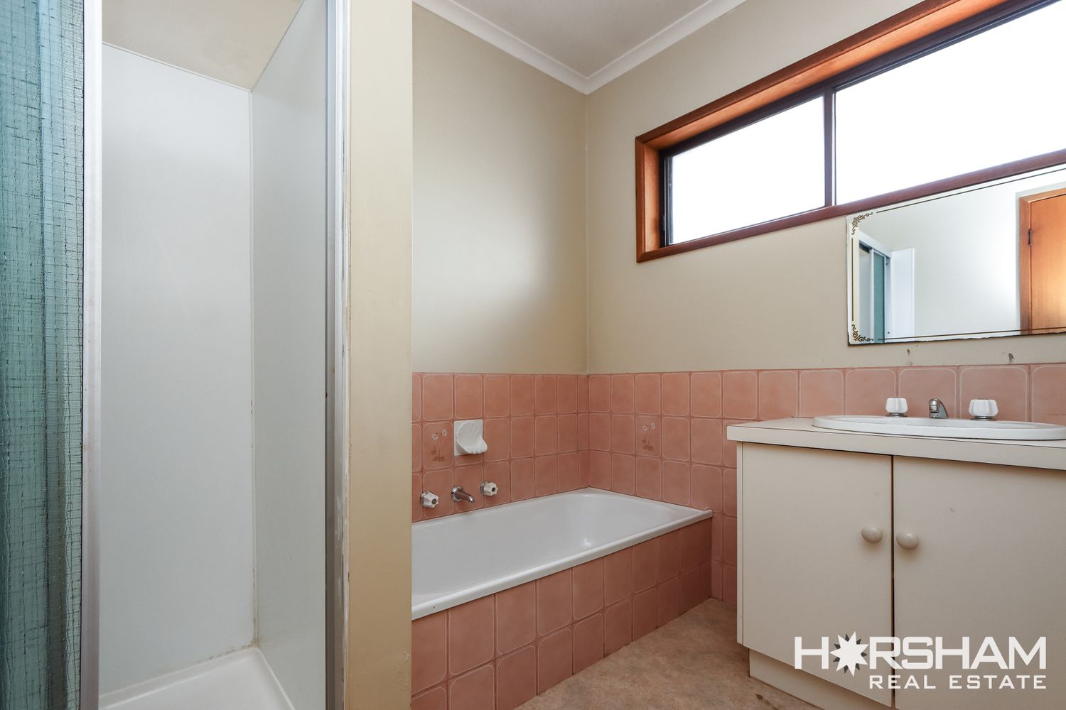 3 / 9 Young Street, Horsham