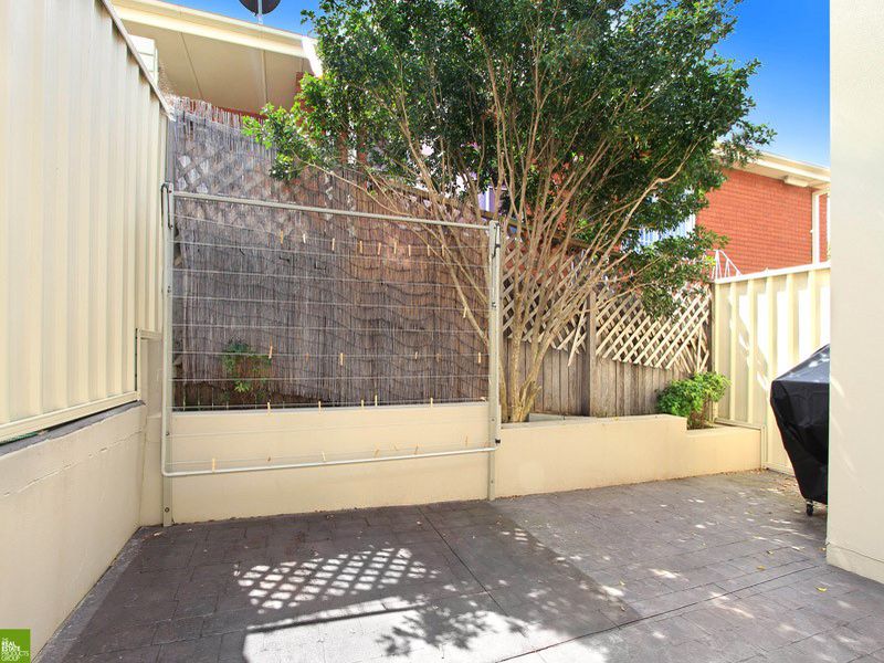 2 / 8 Buckle Crescent, West Wollongong