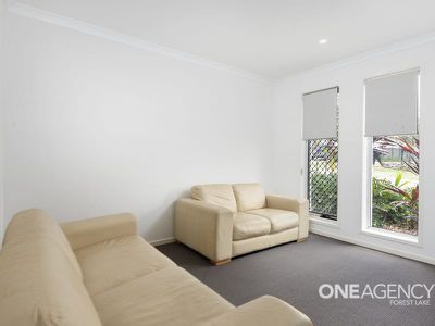 10 Sallyanne St, Doolandella