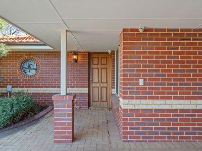 2 Stenton Gardens, Kinross