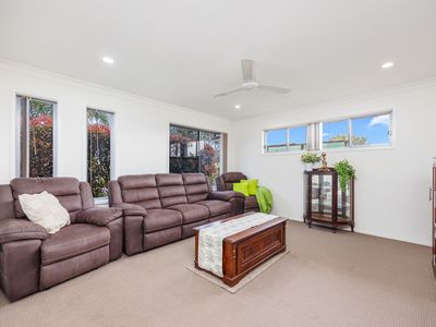 8 Blaxland Road, Urraween