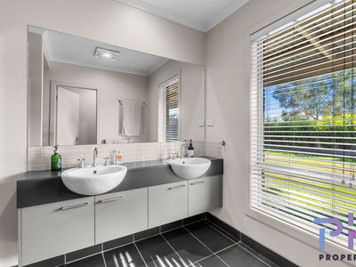18 Arlington Court, Maiden Gully