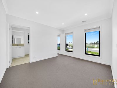 45 Rangeland Street, Mambourin