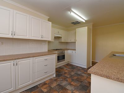 145 Wren Street, Longreach
