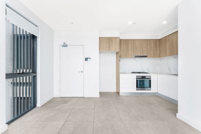803 / 15 King Street, CAMPBELLTOWN, Campbelltown - Thumbnail 3