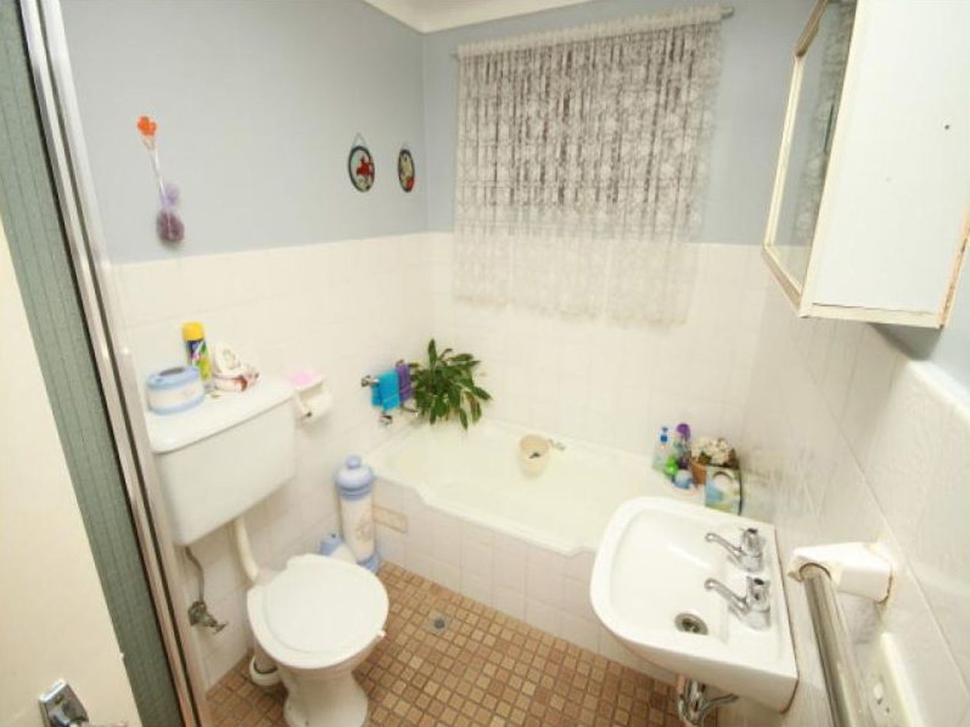 1 / 20 Hampden Road, Lakemba