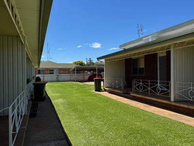 1 / 10 Close Street, Parkes