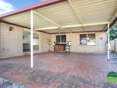 23 Gillian Crescent, Hassall Grove