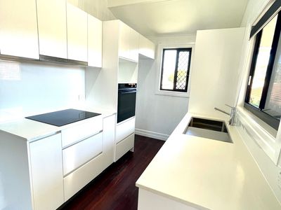 31 Shields Street, Redcliffe