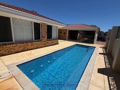 14 Falkland Way, Kinross