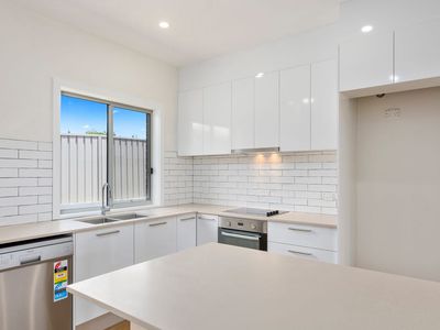 219 Waples Road, Farmborough Heights