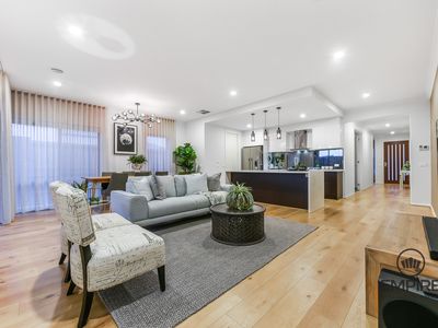 8 Colonnade Street, Clyde North