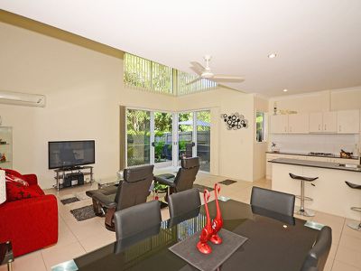 35 / 71 ELIZABETH STREET, Urangan