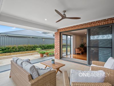 4 Honeybee Crescent, Calderwood