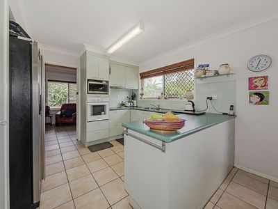 4 Poinciana Street, Wynnum West