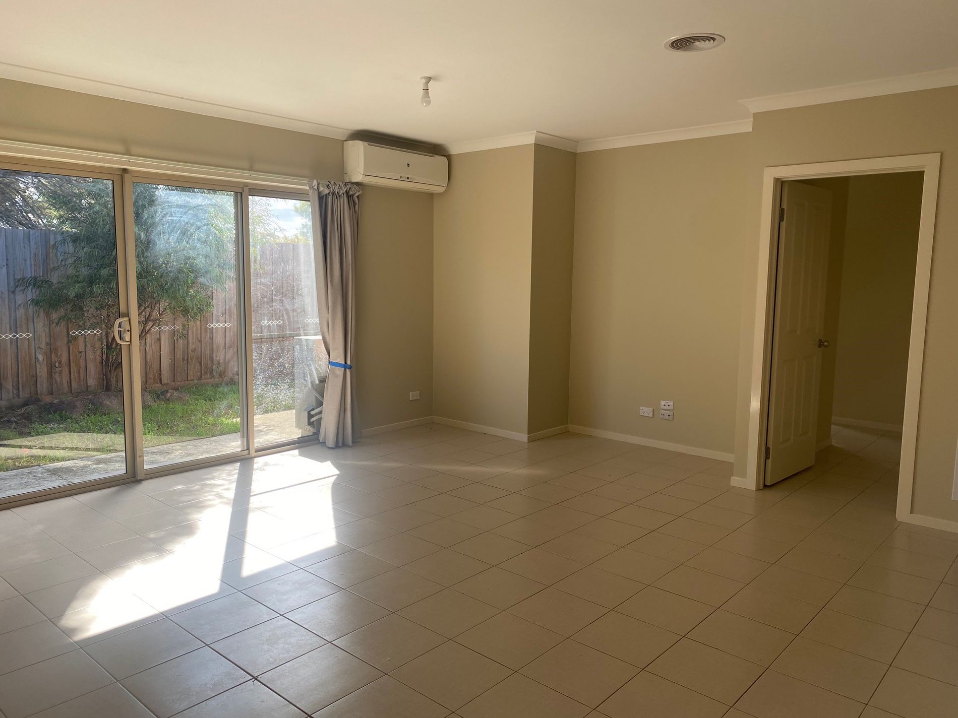 2 / 23 Mayfield Grove, Altona Meadows