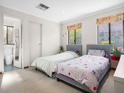 35 Bramley Way, Bibra Lake