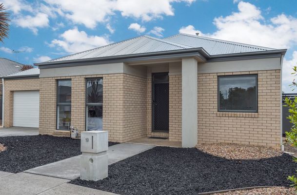 19 Hartow Street, Craigieburn