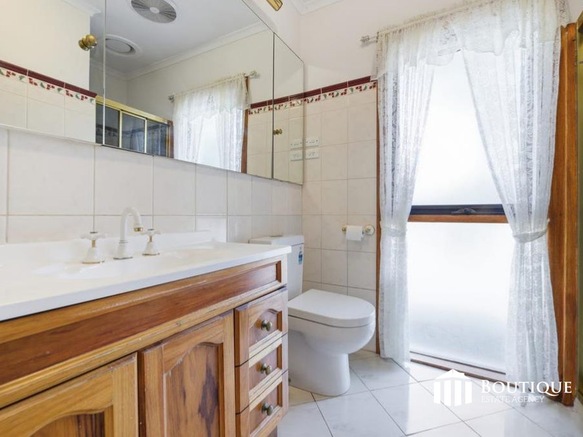 5 Hampton Court, Dandenong North