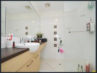 57 / 10 Grand Parade, Kawana Island