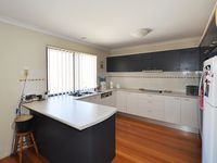 4 / 9 Pamela Place, Kenmore Hills