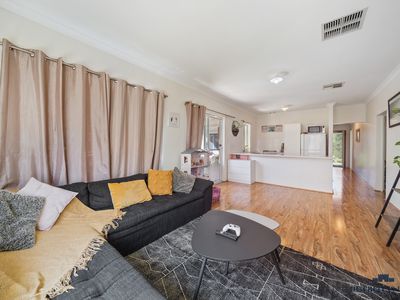 57 Warburton Trail, Lakelands