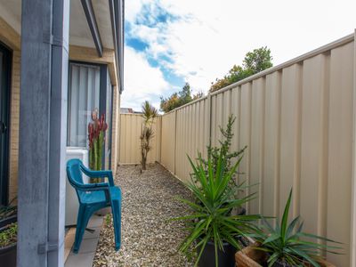 1 / 62 Winton Street, Carey Park