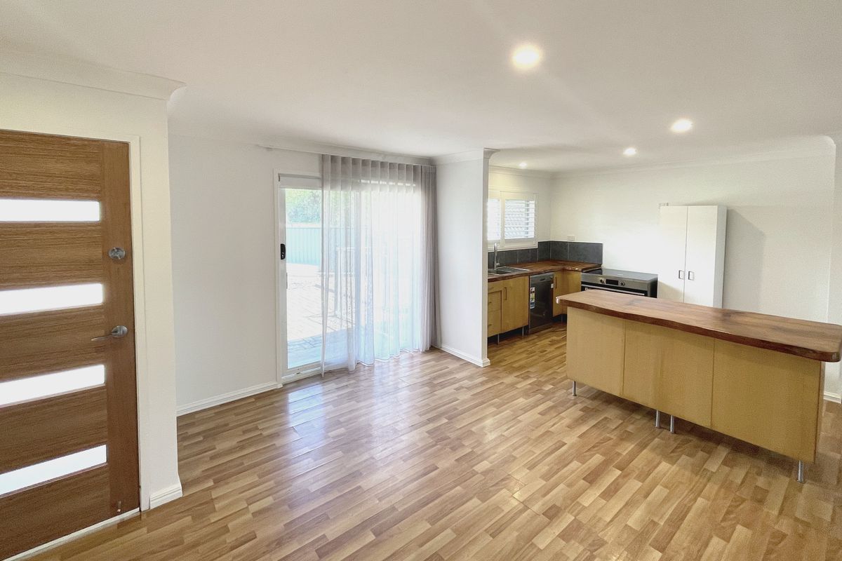 19 Narooma Place, Helensvale