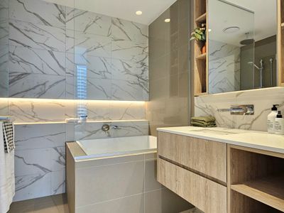 4410 / 648 Lonsdale Street, Melbourne