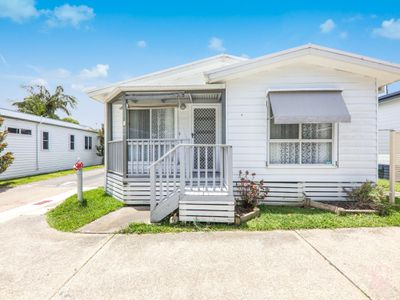 81 / 2 MacLeay Drive, Halekulani