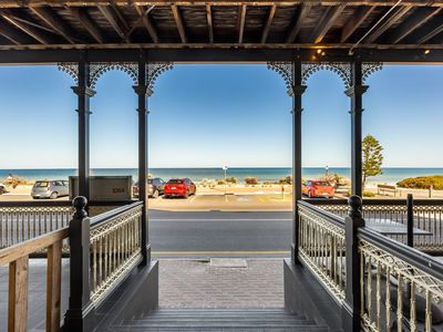 10 / 209 The Esplanade, Henley Beach
