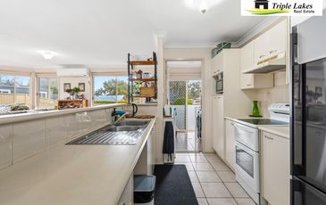 10 Karingal Place, Blue Haven