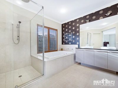 8 Baddeley Circuit, Cranbourne North