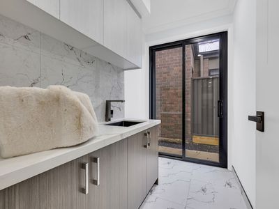 21 O'Rourke Street, Lucas