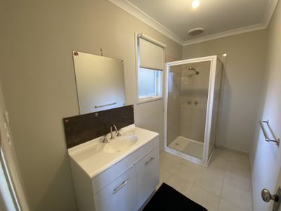 36 Spring Drive, Hoppers Crossing