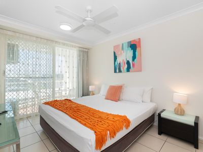 25 / 7 Mariners Drive, Townsville City