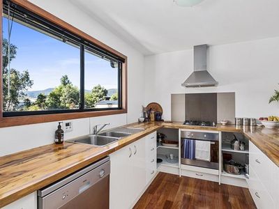 16 Emma Street, Cygnet
