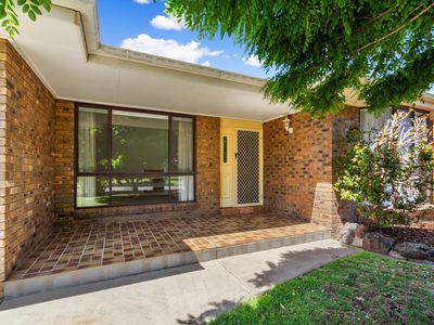 12 Ellen Way, Sale
