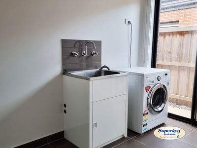 35 Surround Drive, Mambourin