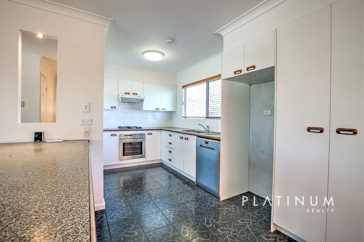 2 Dunbarton Avenue, Bundall